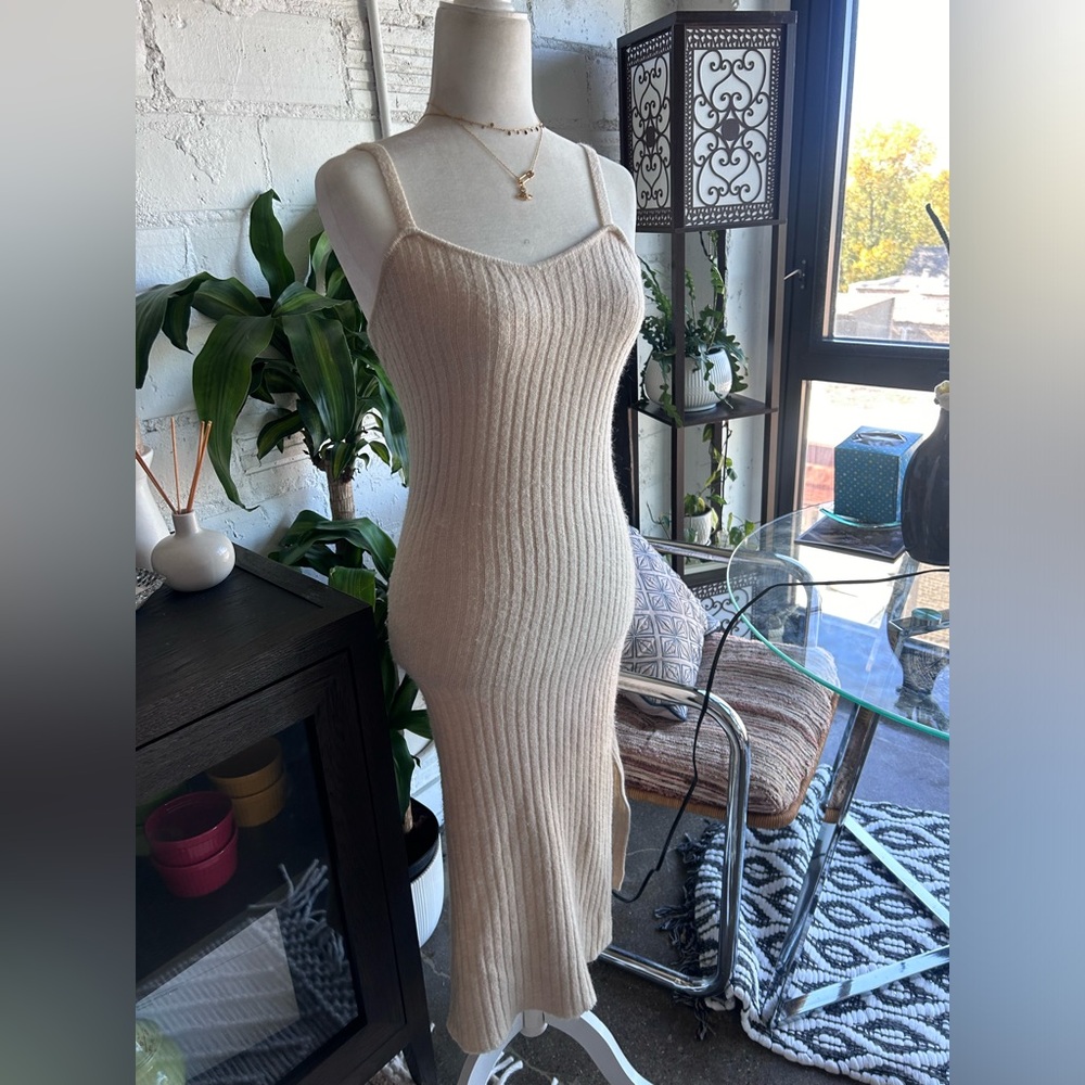 Bundle of 3 Knit Midi dresses - Picture 6 of 8